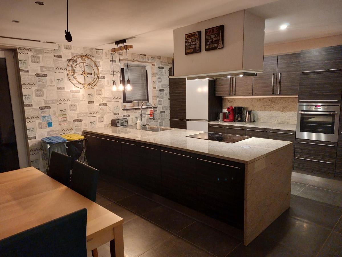 Le Reposoir Maison Spacieuse Avec Feu Au Bois Bertogne Bagian luar foto